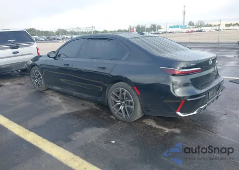 2024 BMW 740I xDrive z USA, uszkodzony, nr VIN WBA33EH07RCP70419